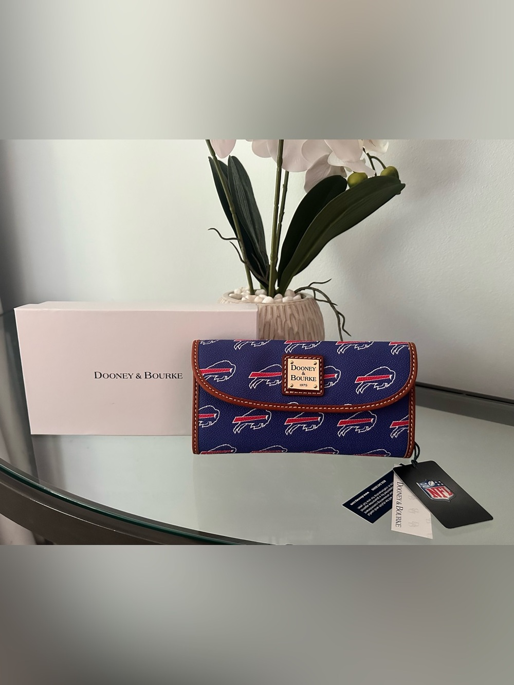 New In Box Dooney & Bourke NFL Buffalo Bills Continental Clutch Wallet